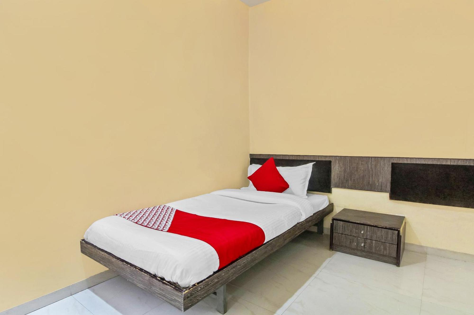 Hotel O Priyanka Residency โซลาปูร์ ภายนอก รูปภาพ